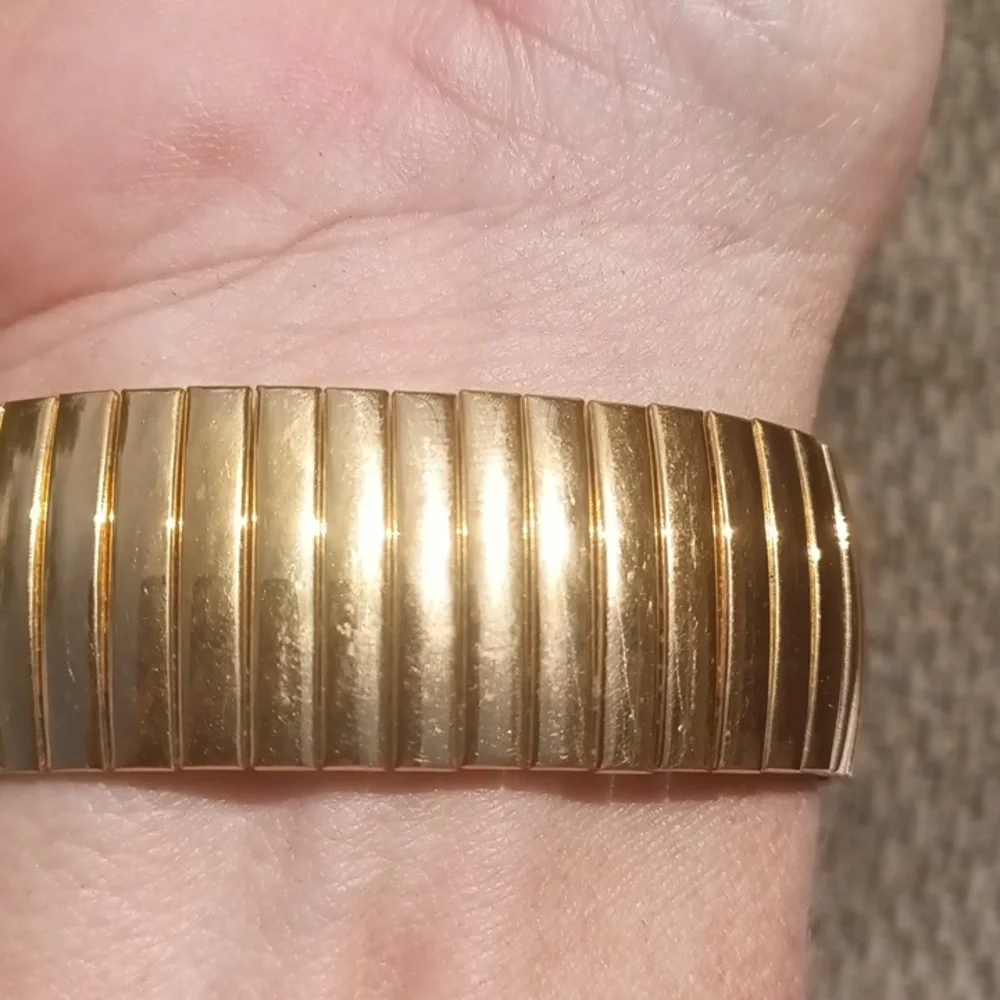 Joan Rivers Classic women's vintage stretch gold tone watch